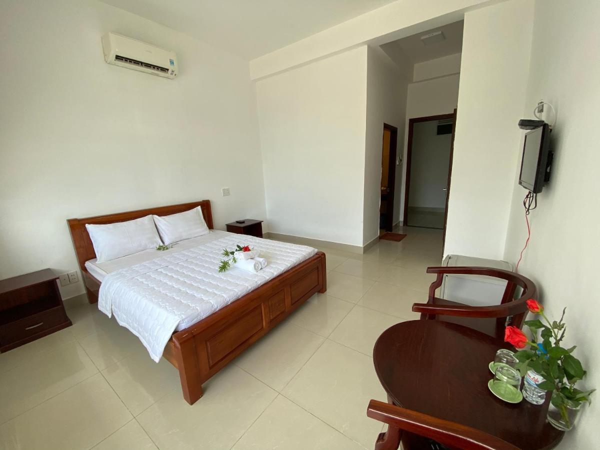 Con Dao Guesthouse Chi Khu Co Ong Buitenkant foto