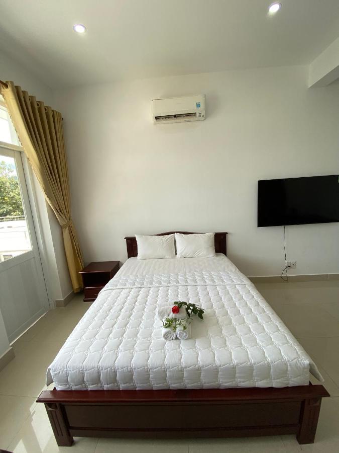 Con Dao Guesthouse Chi Khu Co Ong Buitenkant foto