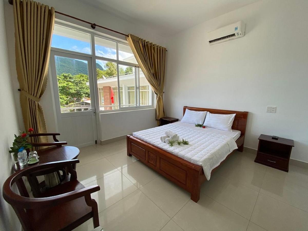 Con Dao Guesthouse Chi Khu Co Ong Buitenkant foto