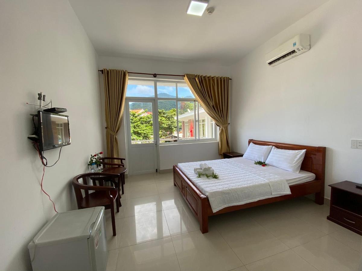 Con Dao Guesthouse Chi Khu Co Ong Buitenkant foto